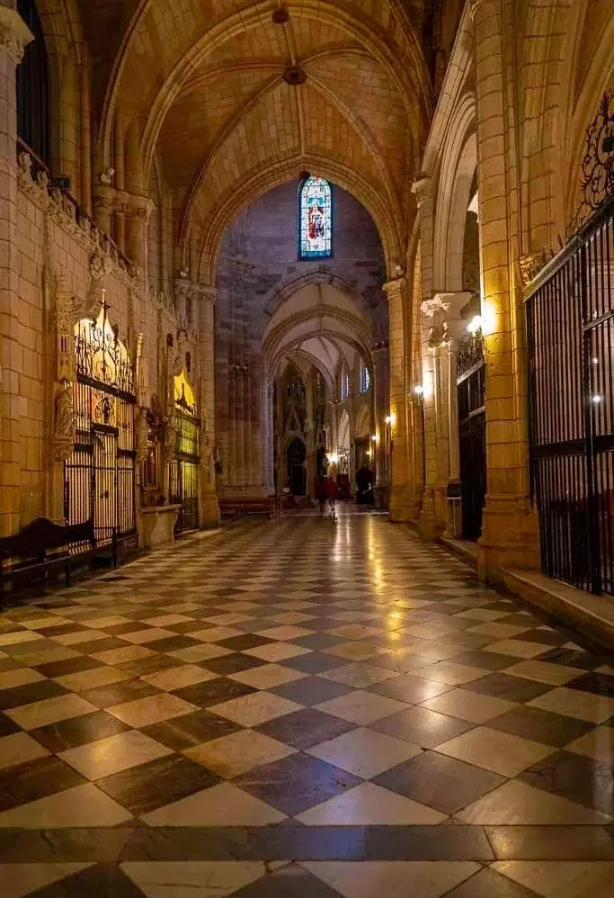 Traditional vs contemporary architecture contrast in the cathedral nave
