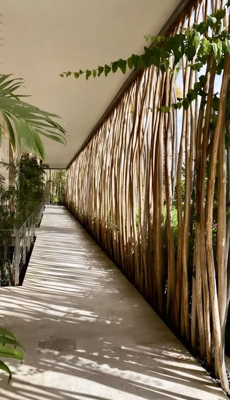 Natural materials and vegetation used in bioclimatic architecture