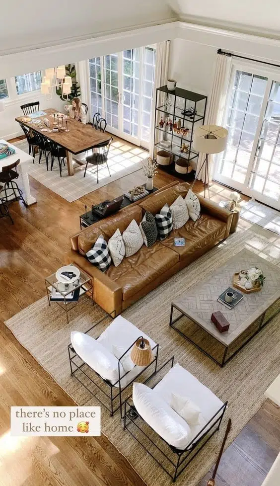 Common space in multi-generational residences with family design